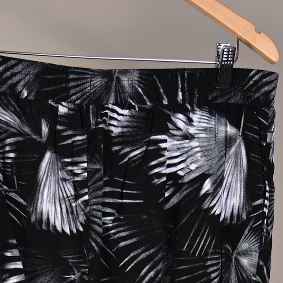 NWOT  Lightweight Rayon Summer Pants-Size 14 Petite - Picture 2 of 6